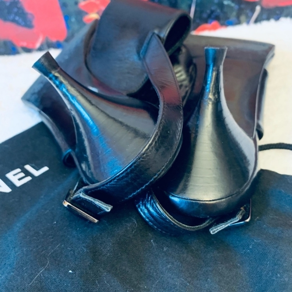 RARE AUTHENTIC CHANEL CLOVER LEATHER SANDALS Sz 37